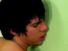 Hottest gay twink in whole world and free video porn twink fucking the boss at Boy Crush!