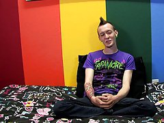 Naked twinks erections and gay twink cumming pics at Boy Crush!